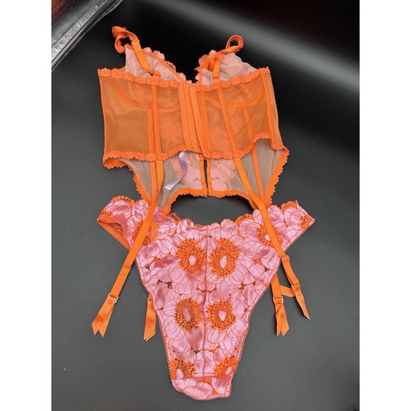 Savage X Fenty Perfect Poppy Corset with Garter Straps 1X NWT With Panties 2XL - Picture 5 of 5